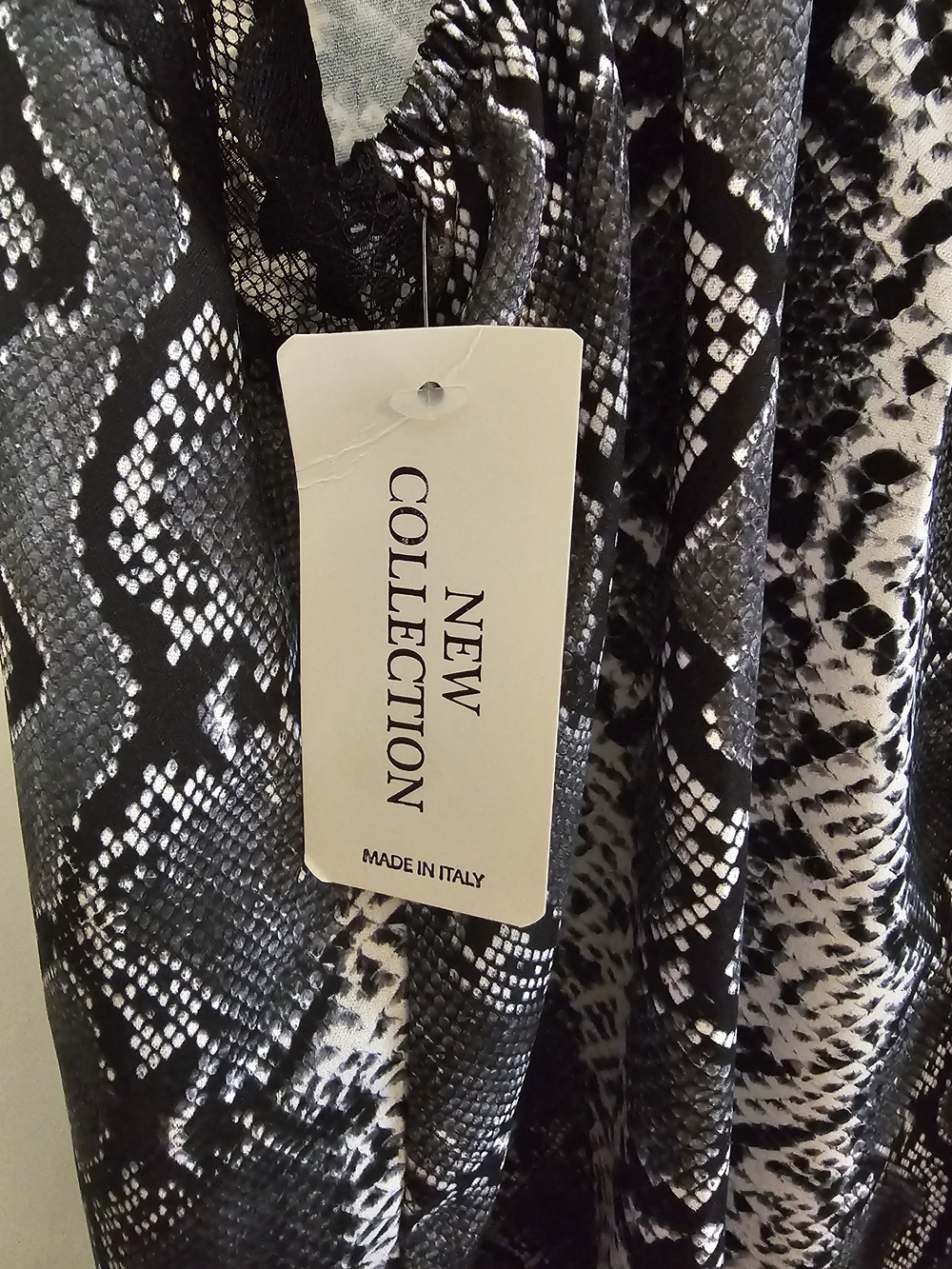 Lace-Trim Snake Print Chemise in Black & White - Picture 4 of 4